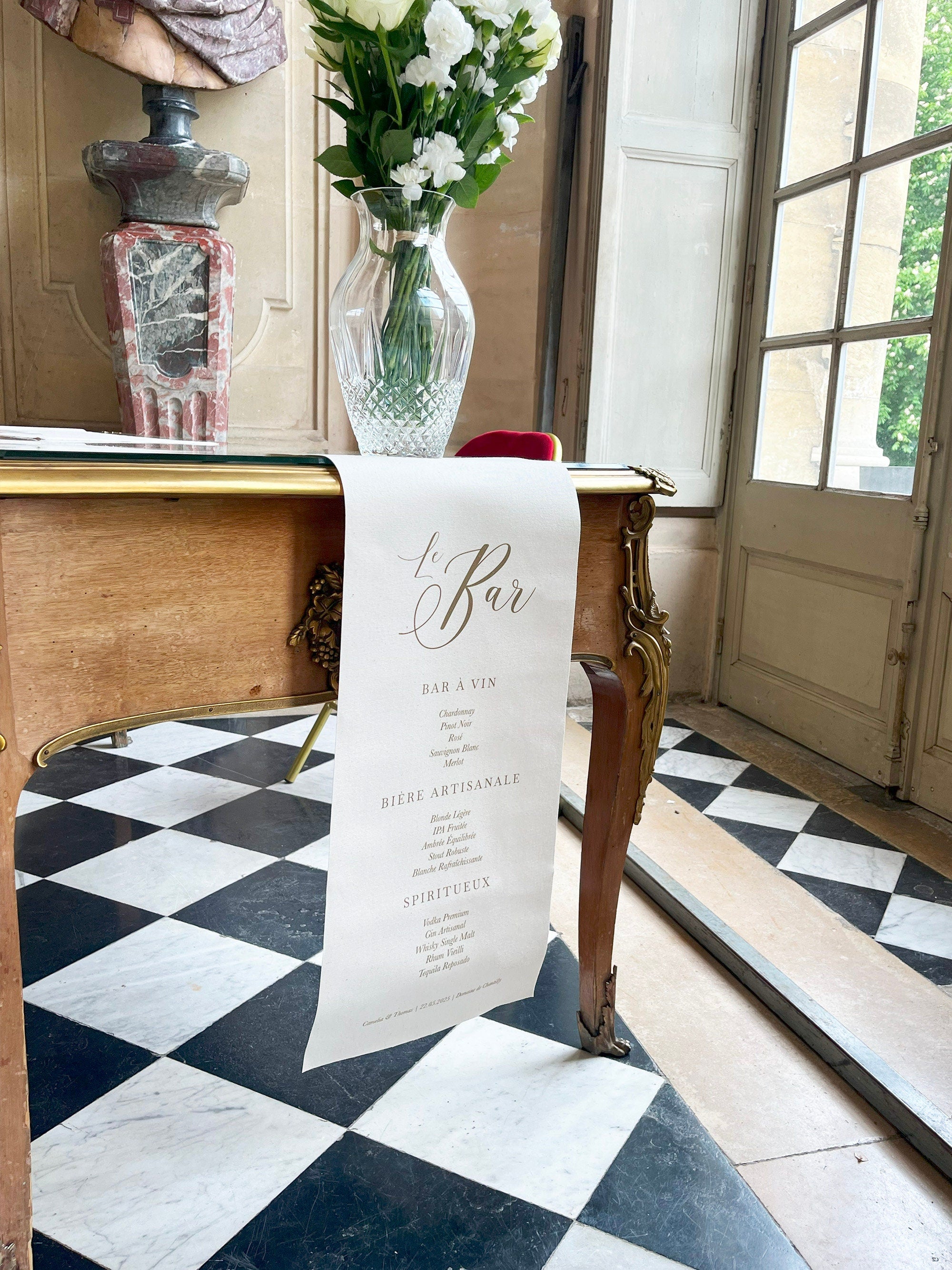 Menu "Le Bar" coloris ocre, imprimé sur toile vergé aspect lin. Il se dispose comme un chemin de table.