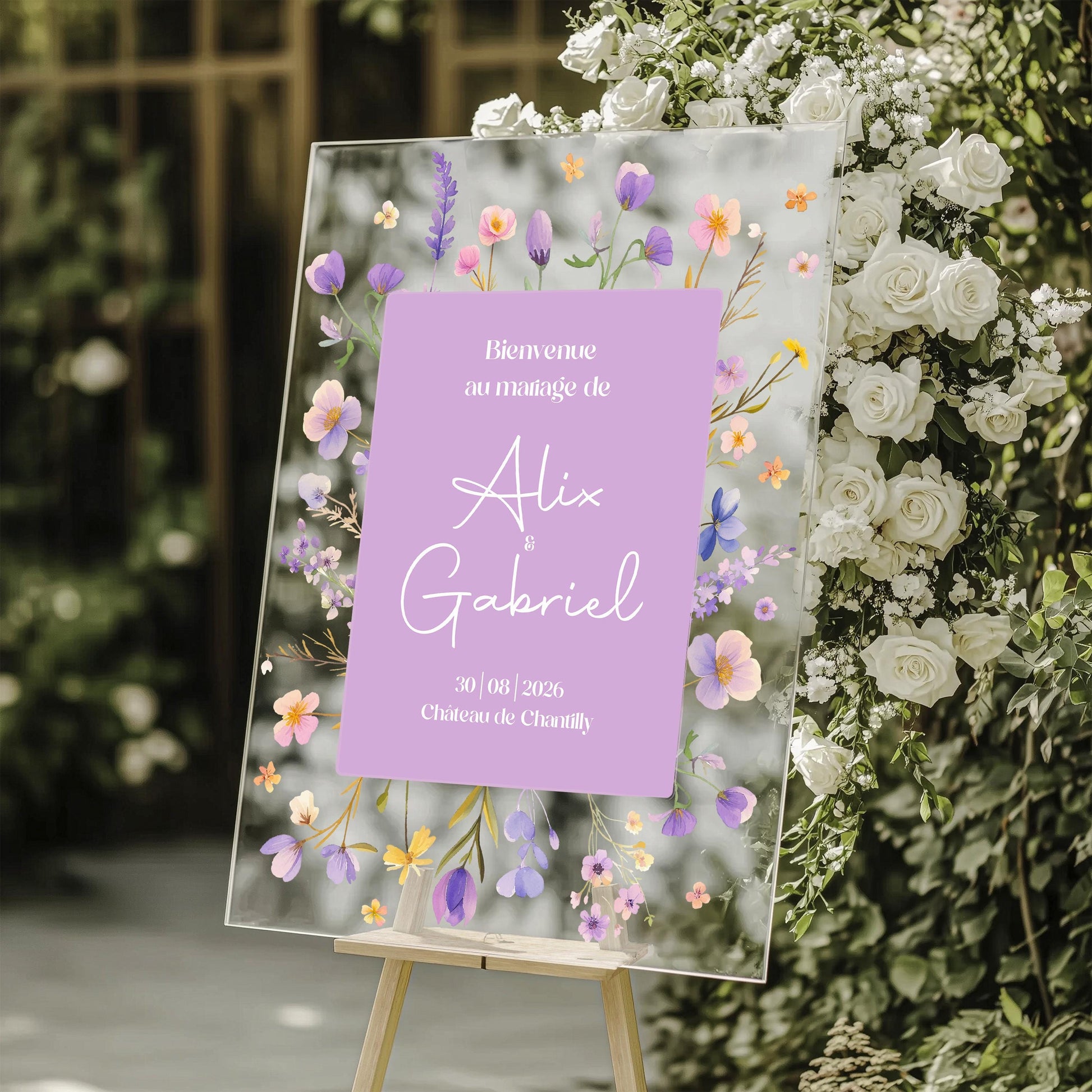 Panneau de bienvenue en plexiglass fleurs mauve, rose et blanc avec texte blanc sur fond mauve design 2.