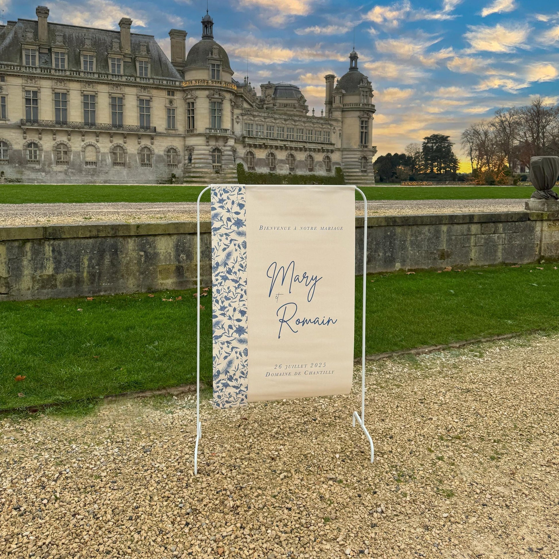 Panneau de bienvenue personnalisé en lin, style romantique avec fleurs bleues