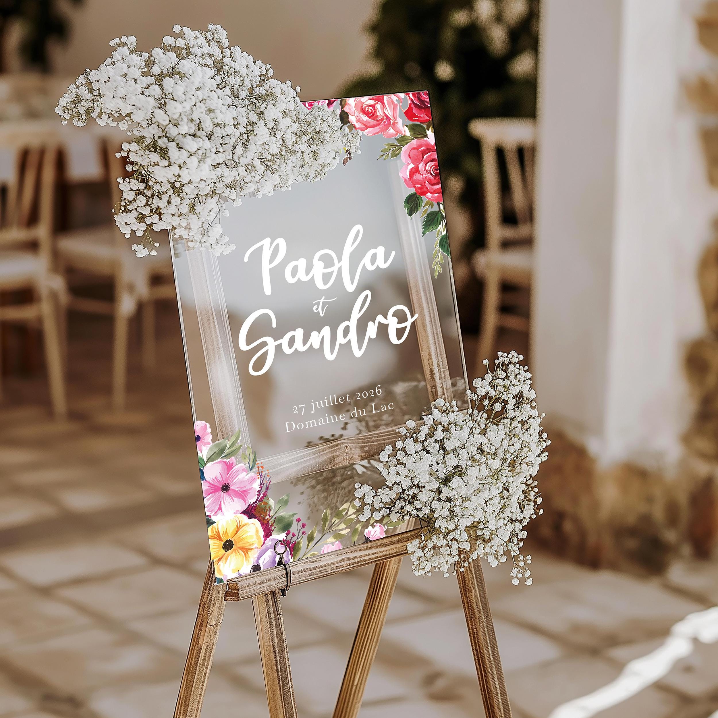 Signalétique mariage en plexiglass avec motifs floraux, design raffiné