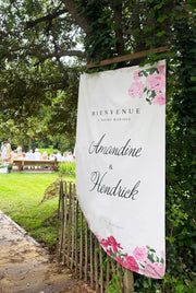 Panneau de mariage en toile effet lin décoré de pivoines roses