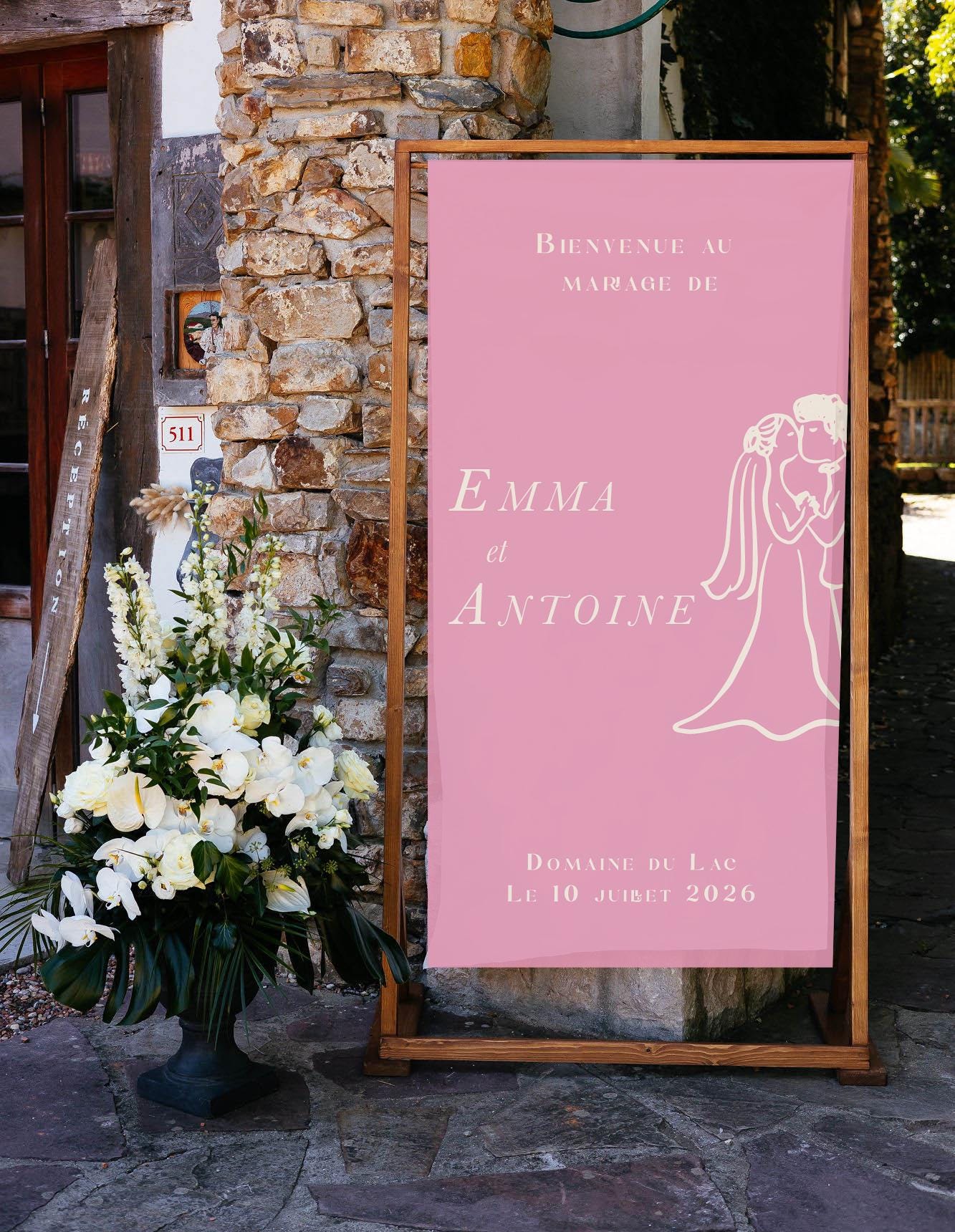 Panneau mariage toile lin 65x125 cm avec prénom, date et dessin couple mariés