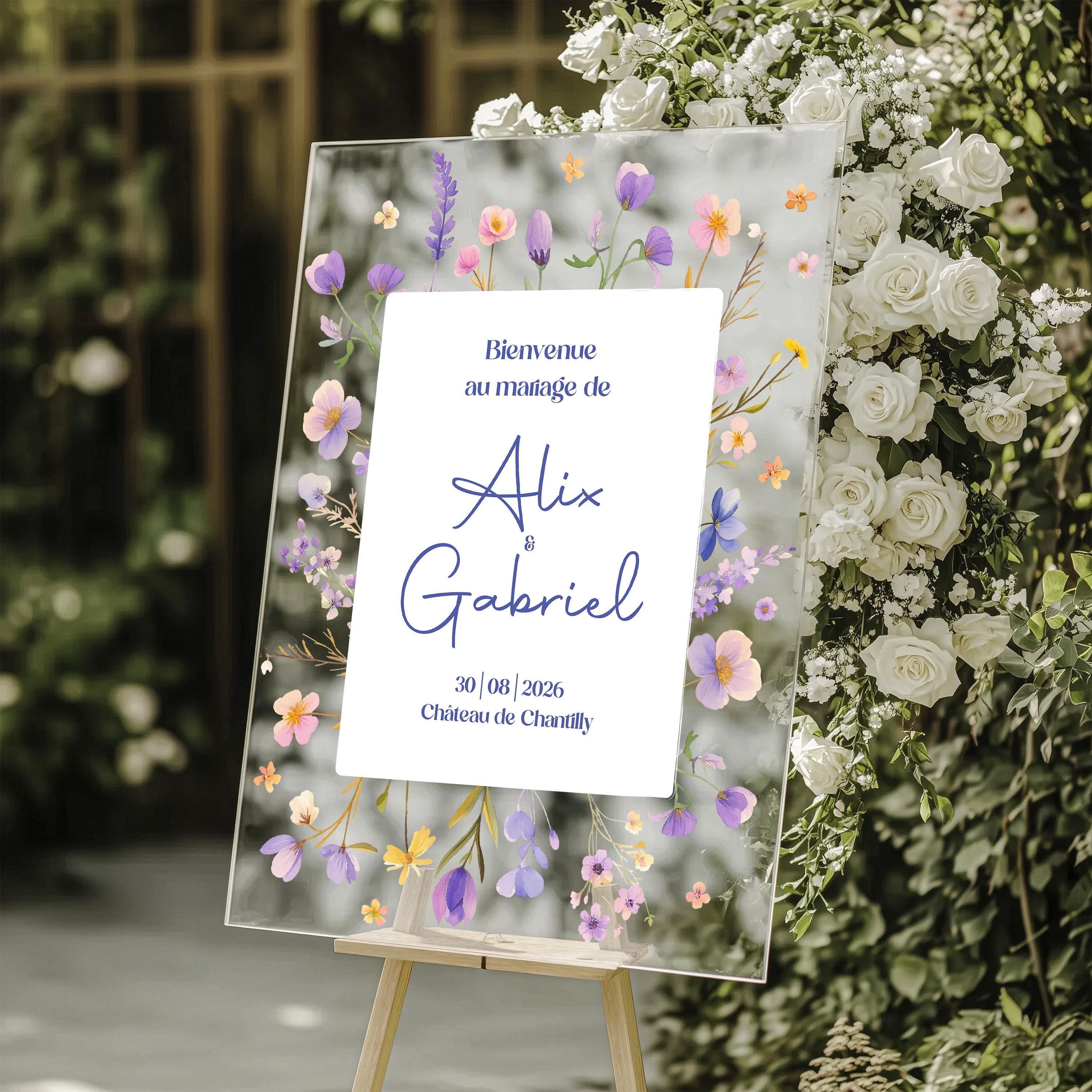 Panneau de bienvenue en plexiglass fleurs mauve, rose et blanc avec texte sur fond blanc, design 2.