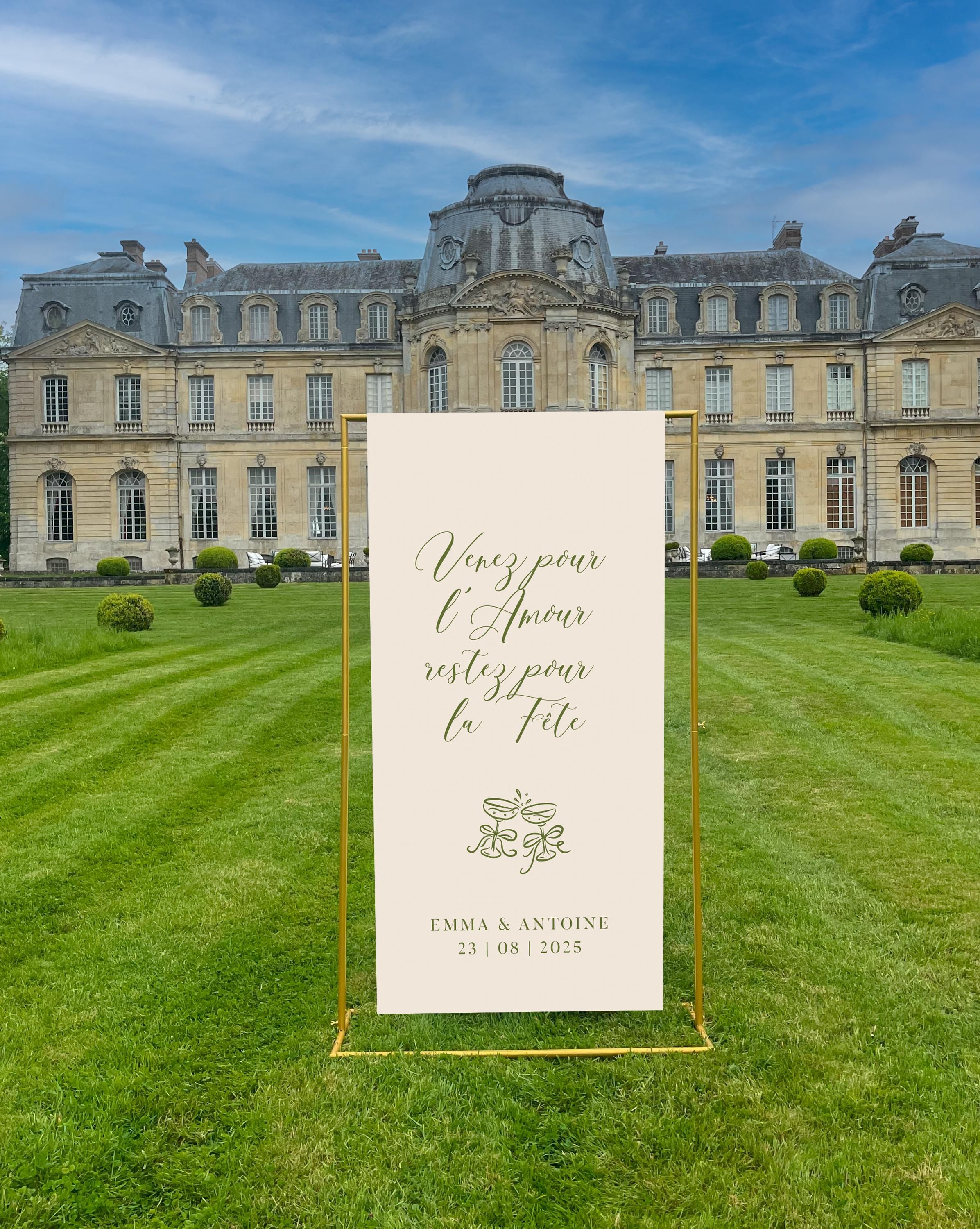 Panneau de bienvenue en toile beige avec illustration de verres qui trinquent, coloris texte kaki