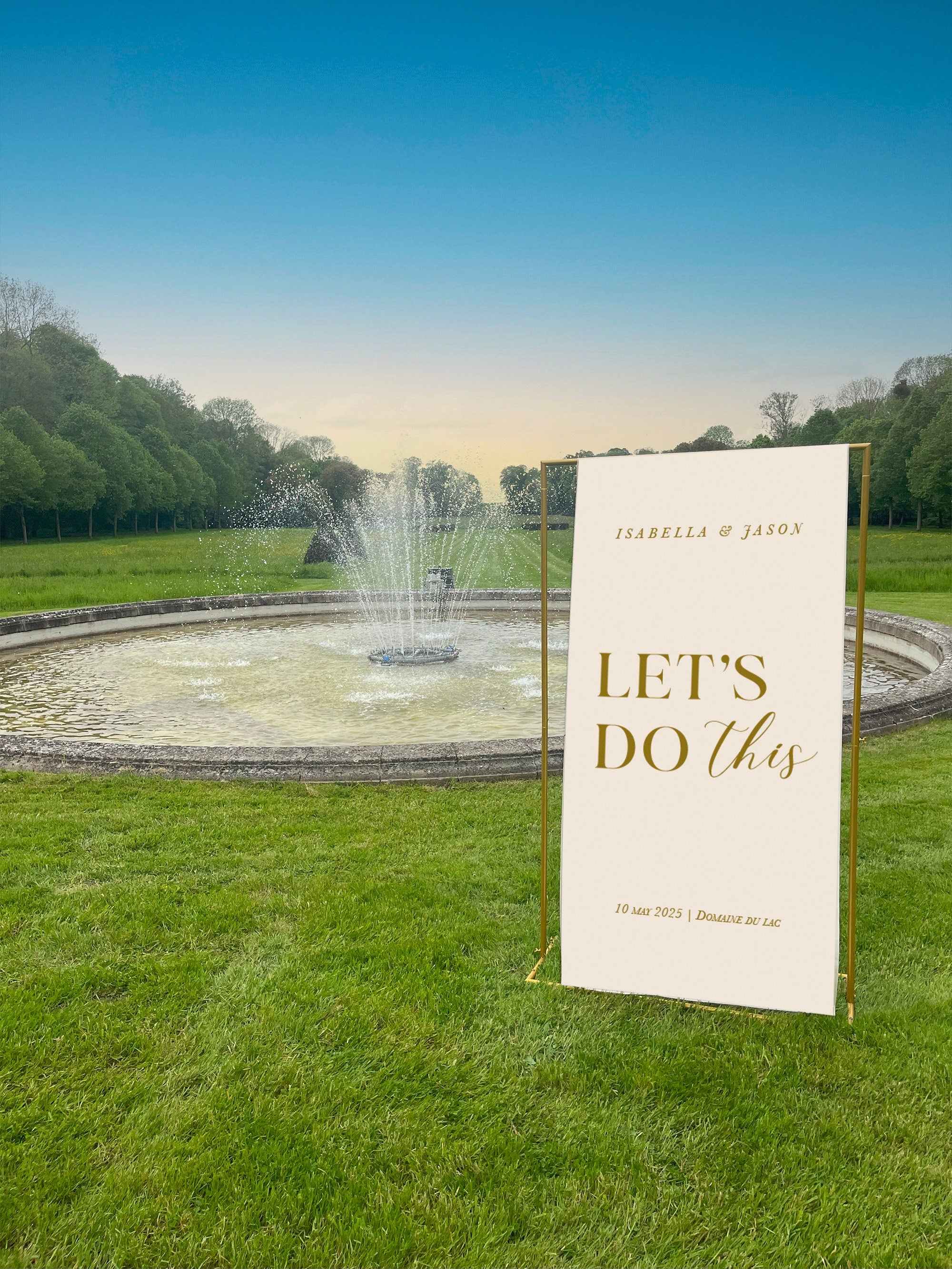 Panneau de bienvenue mariage en toile vergé naturelle avec texte  "Let's do this"ocre – Collection Soft Lines – design 3