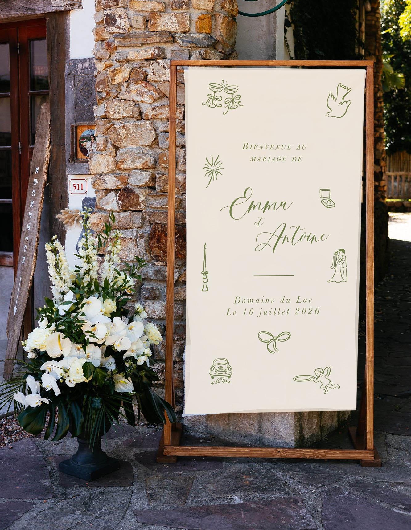 Panneau de bienvenue mariage kaki en toile avec dessin fait main, format 90x180x cm, Collection Mood