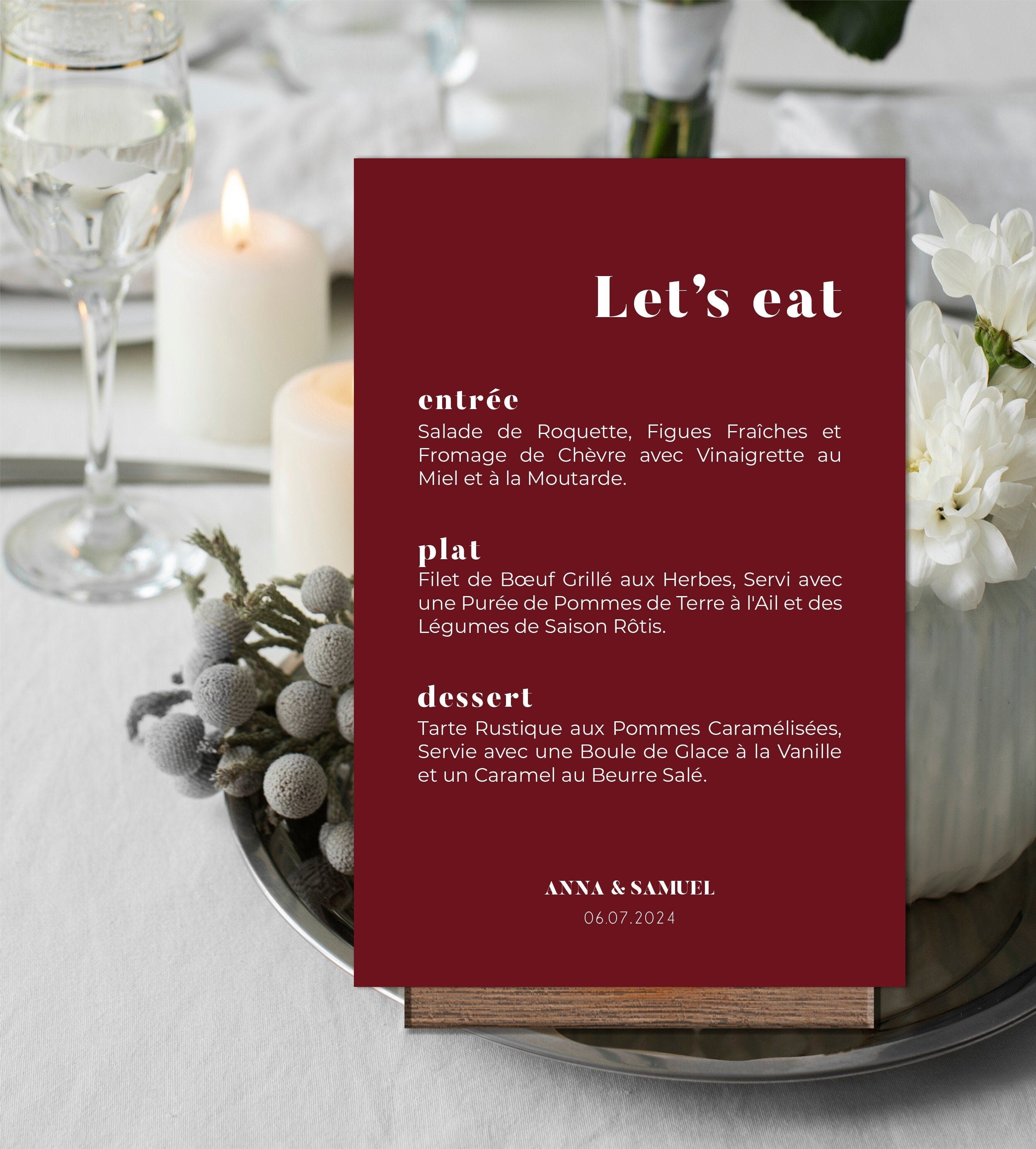 Petit menu de mariage en forex, format 15x10 cm, élégant et minimaliste, parfait pour décorer les tables du repas.