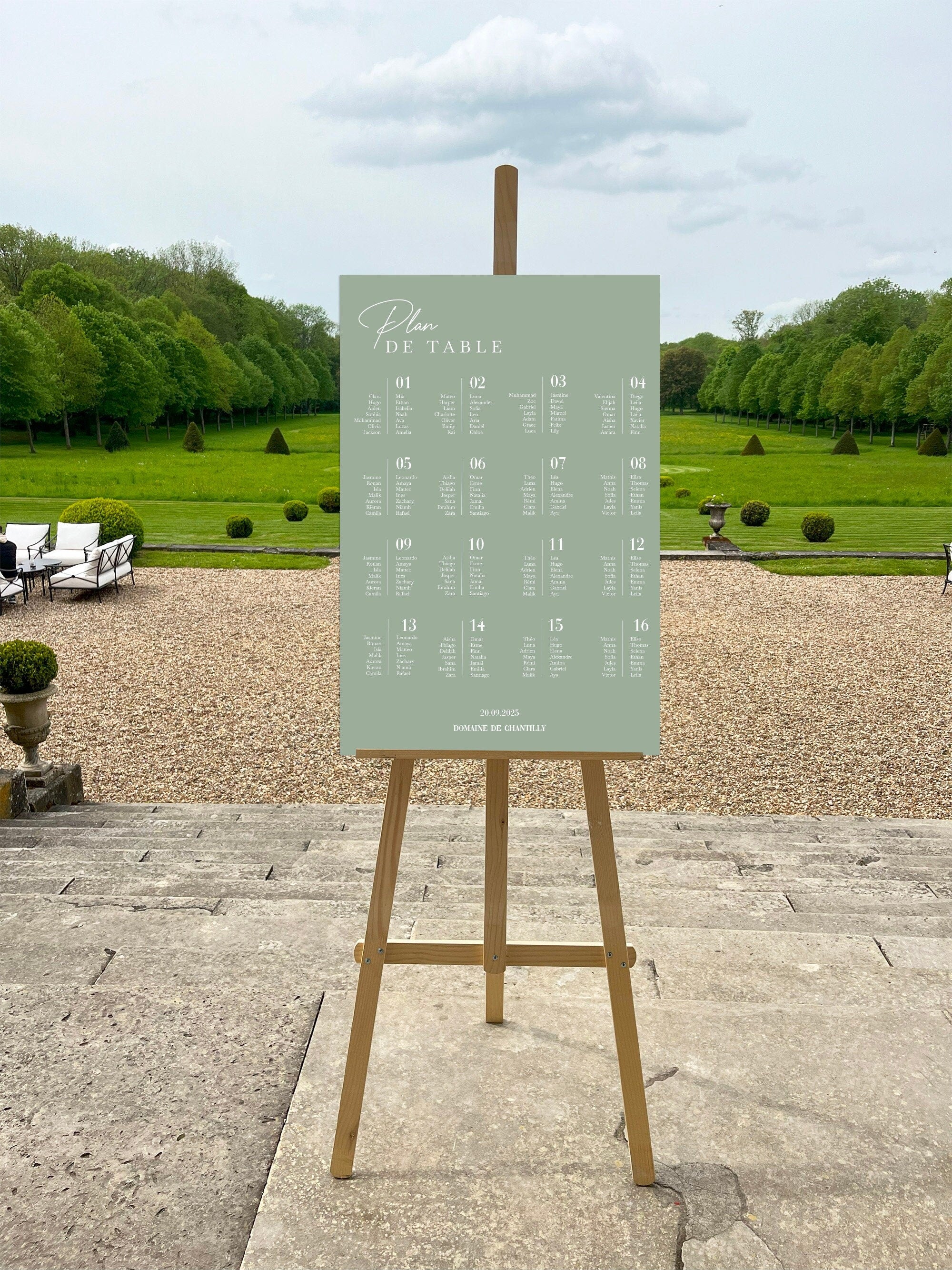 Plan de table mariage en forex coloris vert sauge, design sobre et raffiné