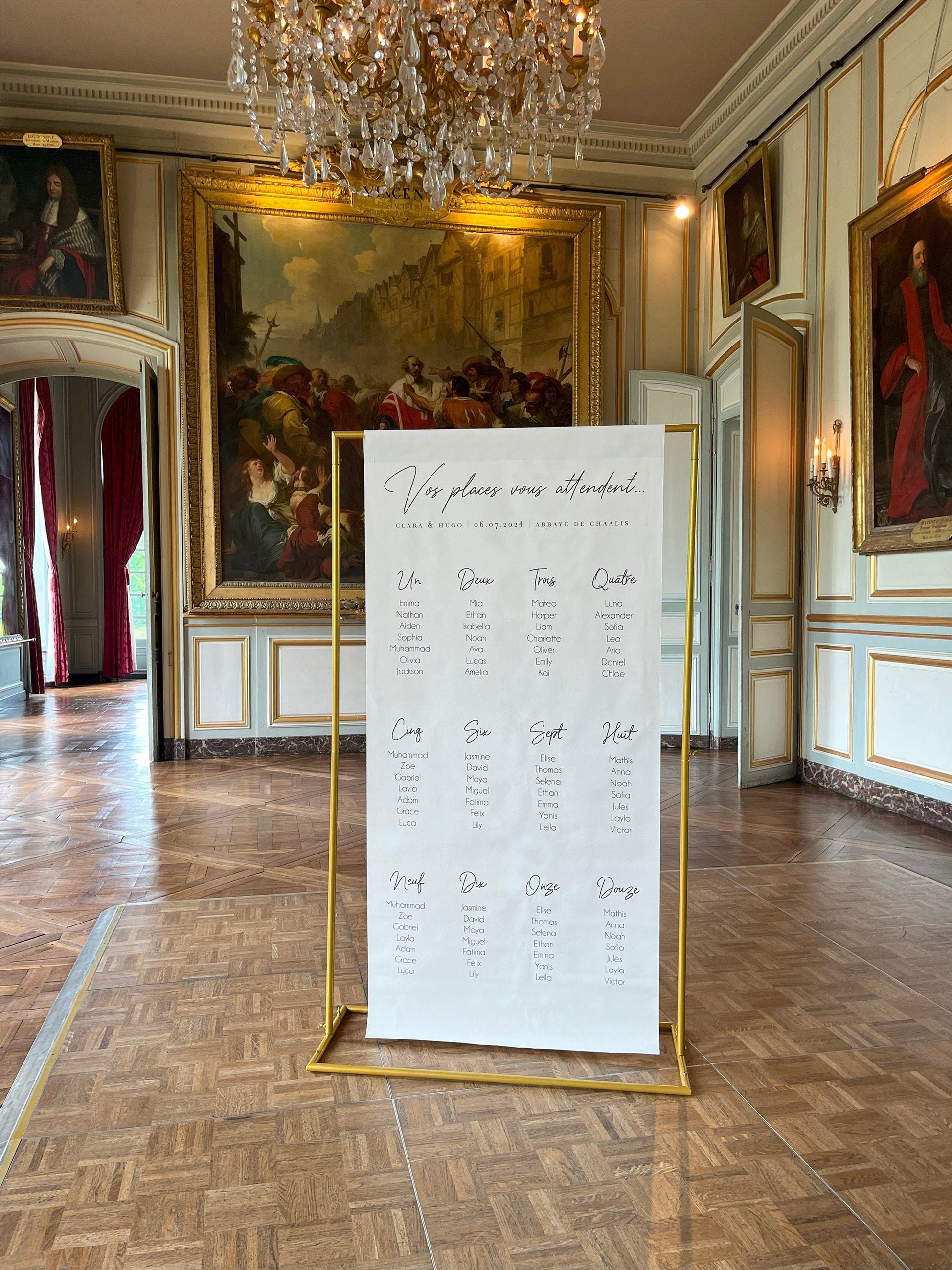 plan de table personnalisé mariage en lin beige 90x180 cm avec prénoms et date, design élégant et titre "Vos places vous attendent...."