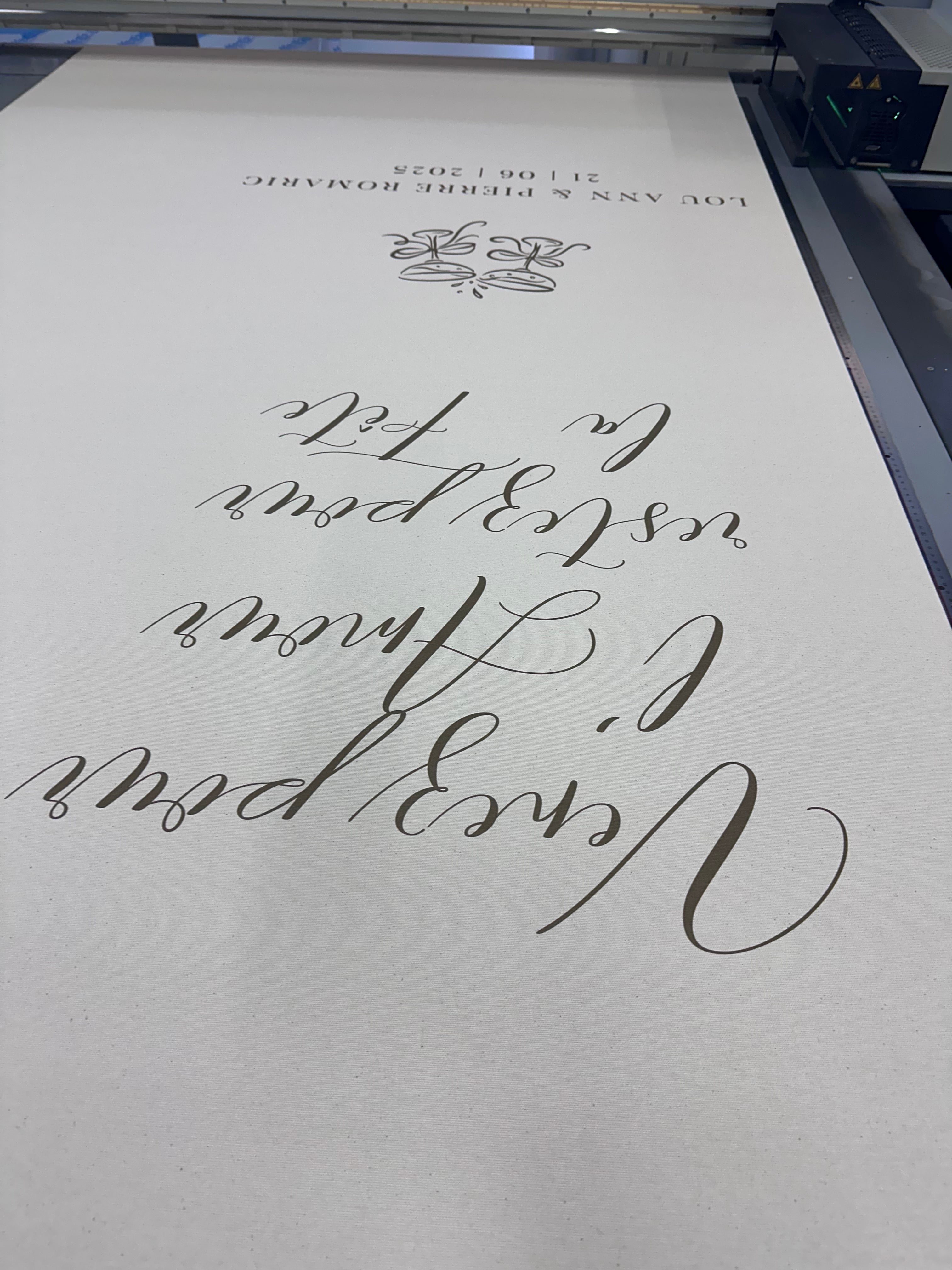 Panneau de bienvenue mariage en lin – Venez pour l’amour, restez pour la fête