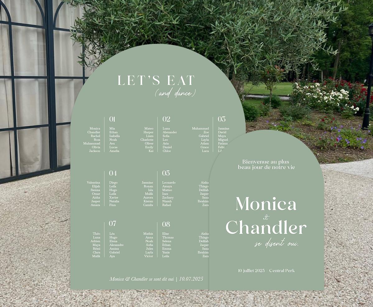 Duo plan de table et panneau de bienvenue en forme d'arche, titre let's eat (and dance) sur le plan de table et Bienvenue au plus beau jour de notre vie sur le plan de table, coloris vert sauge et blanc.